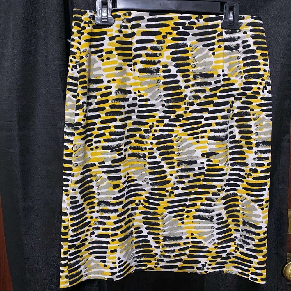 Black, yellow, gray and white skirt size 8